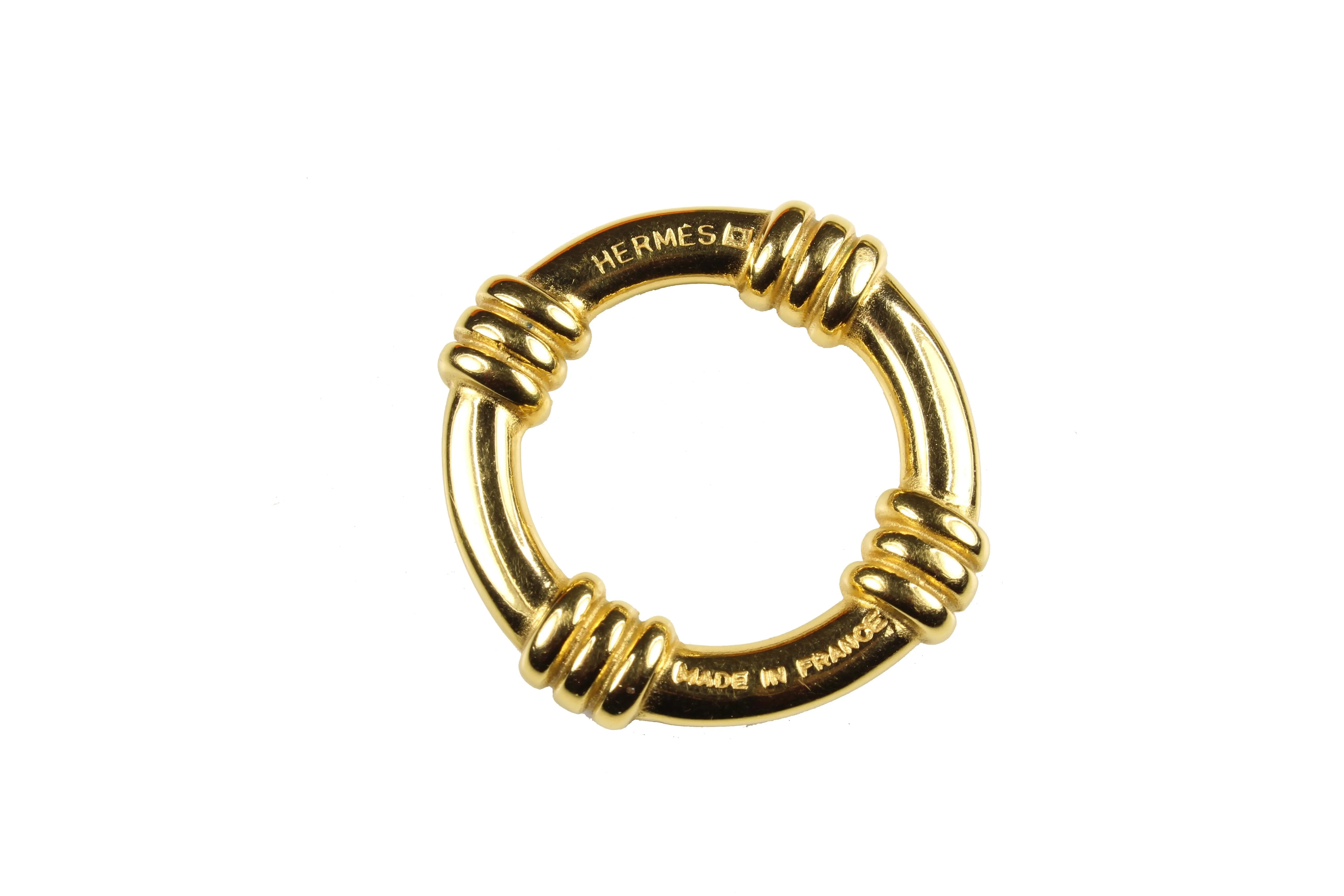 HERMÈS ring scarf