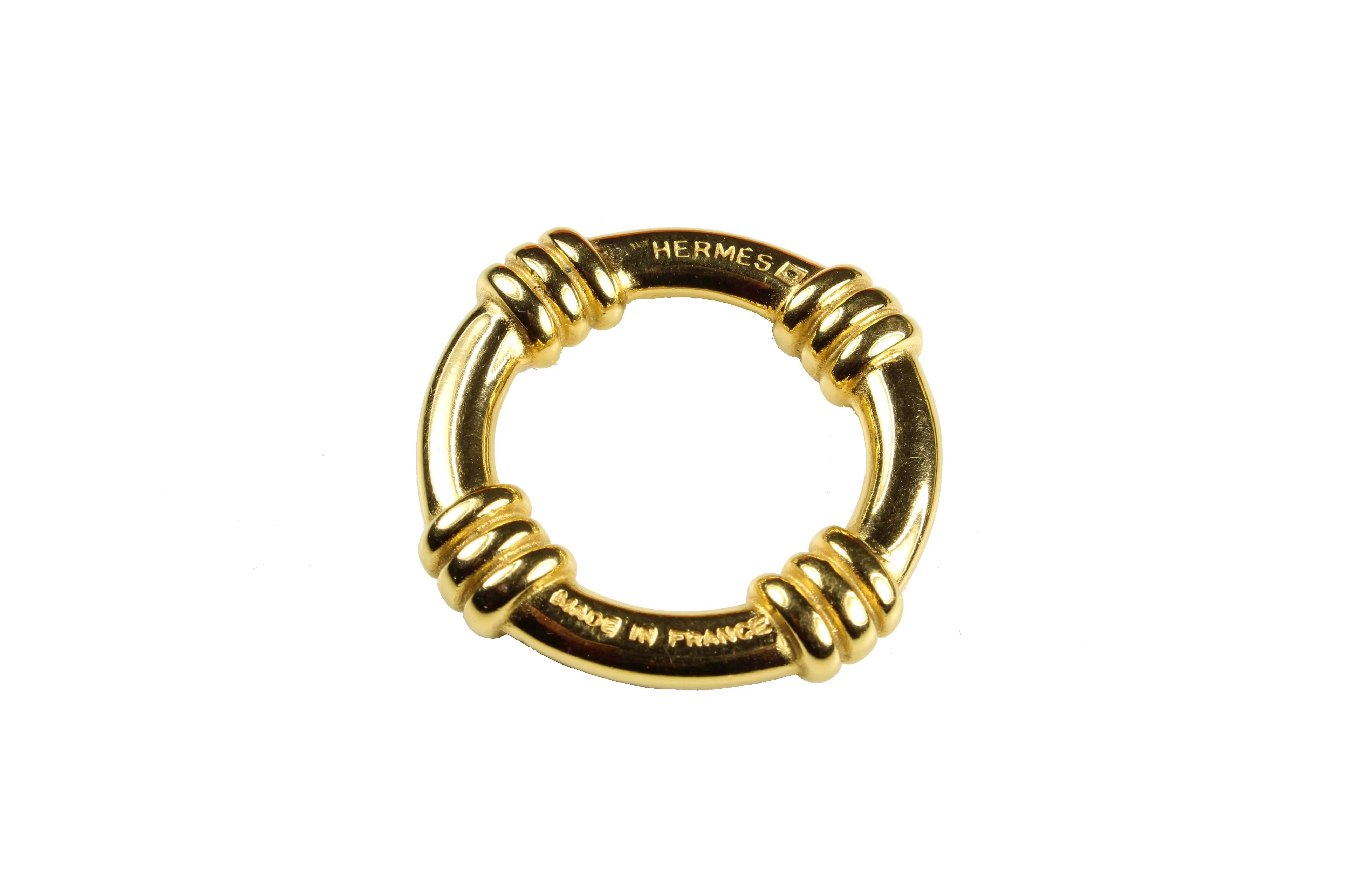 HERMÈS ring scarf