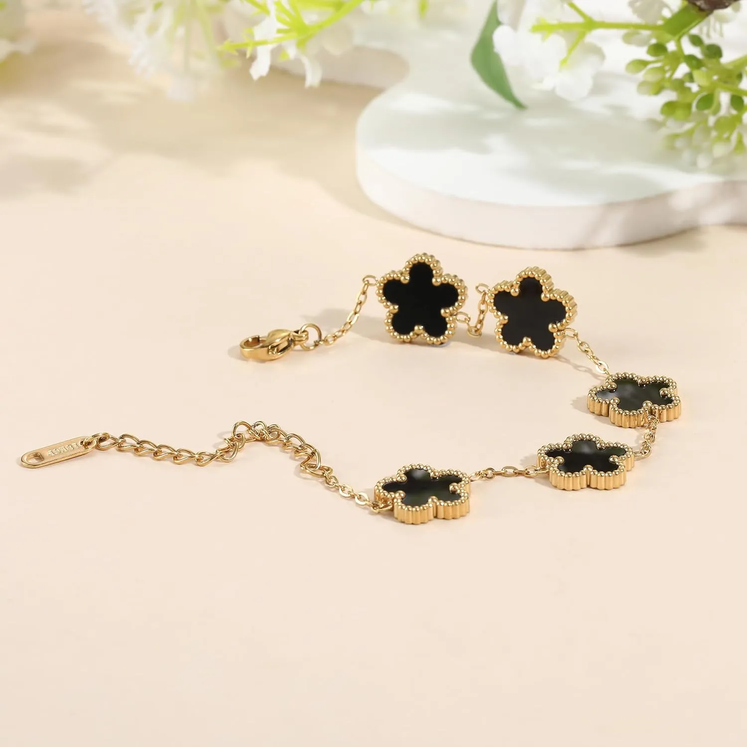 TICVSS Four Leaf Clover Bracelet for Women 18K Gold Plated Stainless Steel Lucky 4 Leaf Gold Link Bracelet Jewelry Gift for Women